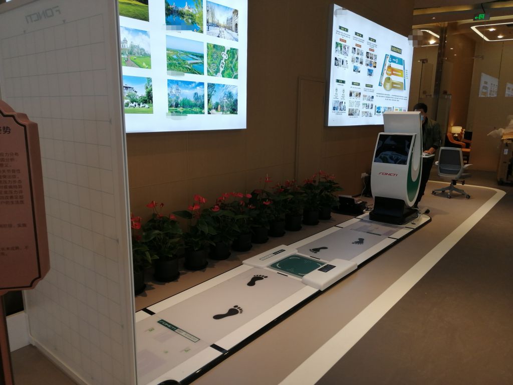 鴻泰盛身體姿態(tài)檢測儀進駐新疆醫(yī)學健康管理中心